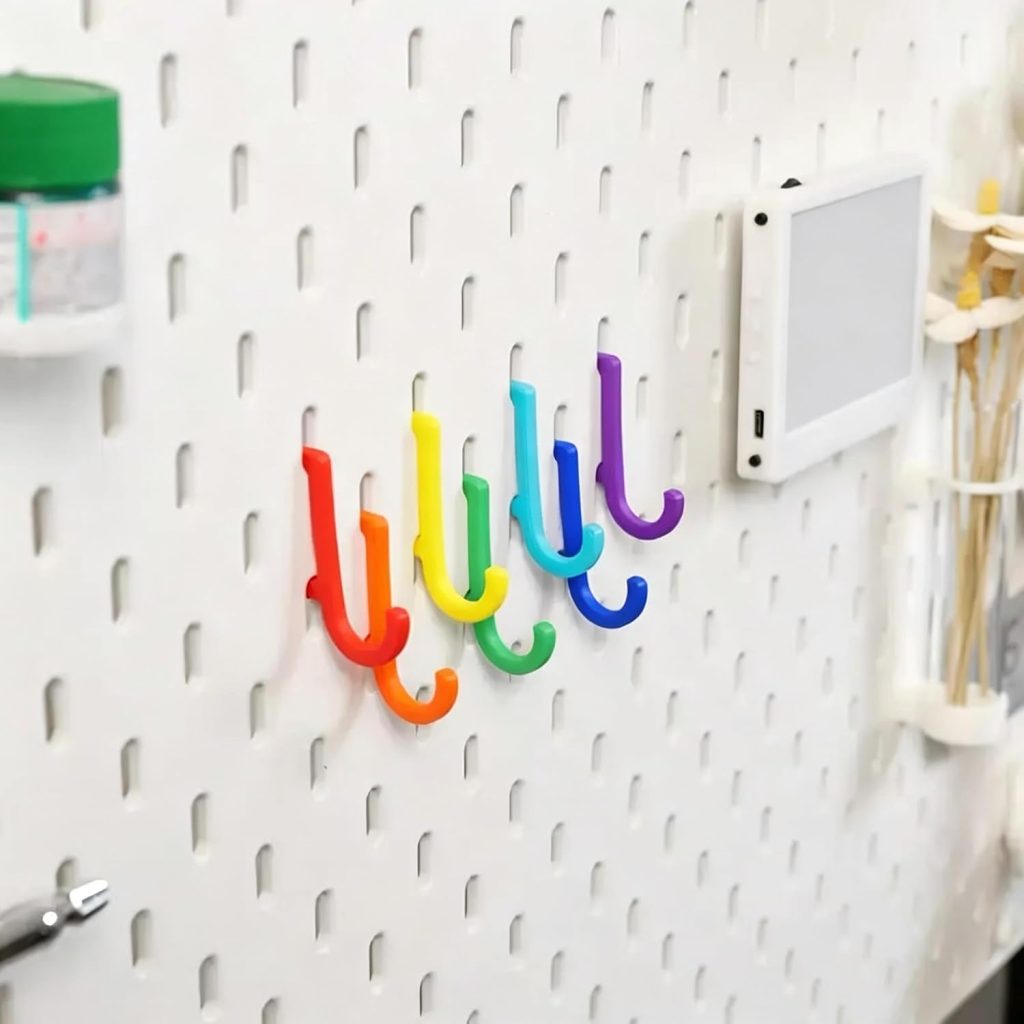 7Pcs Random Color Pegboard Hooks Set