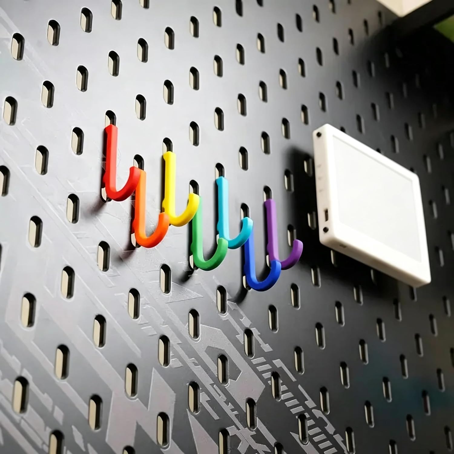 7Pcs Random Color Pegboard Hooks Set - Image 2