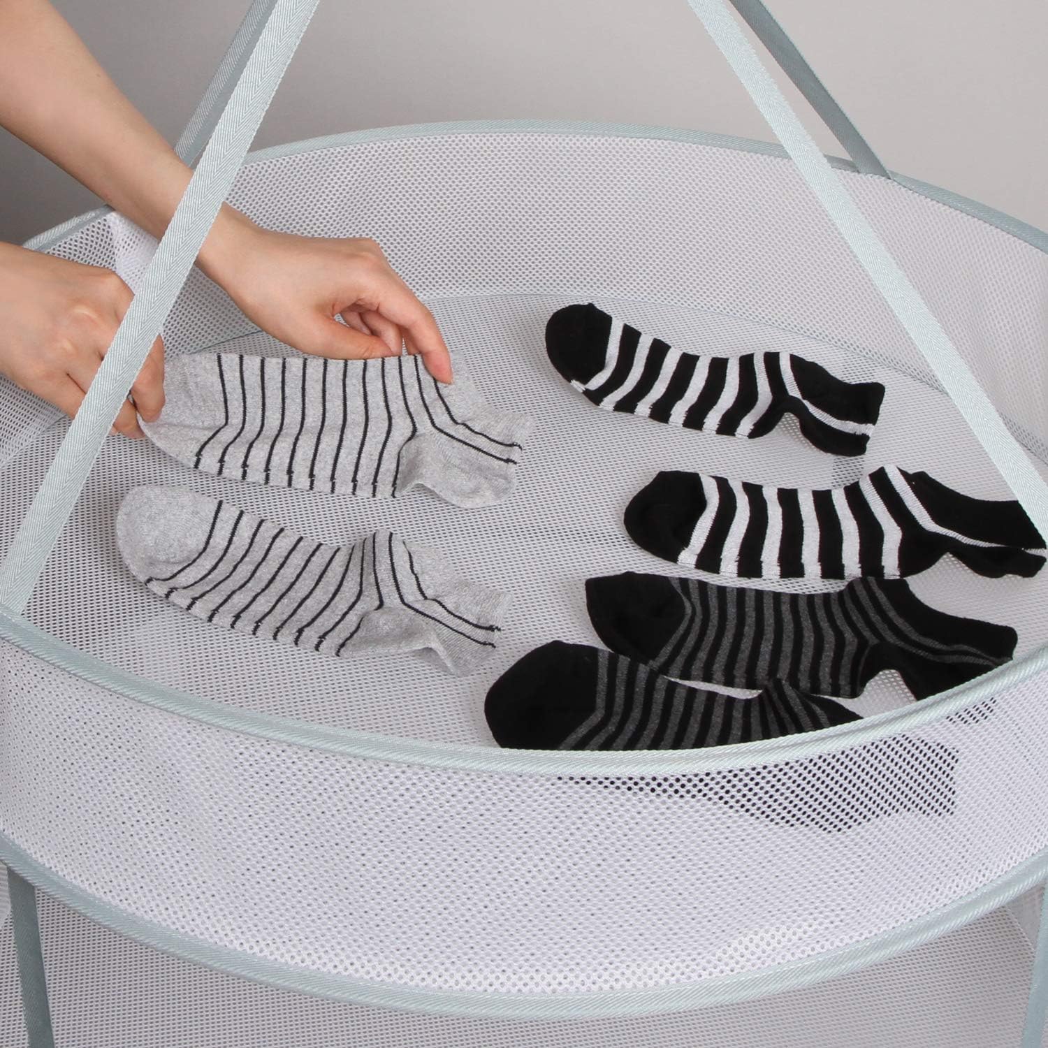 Two-Tier Large Hanging Mesh Laundry Drying Net, 61 cm - Image 4